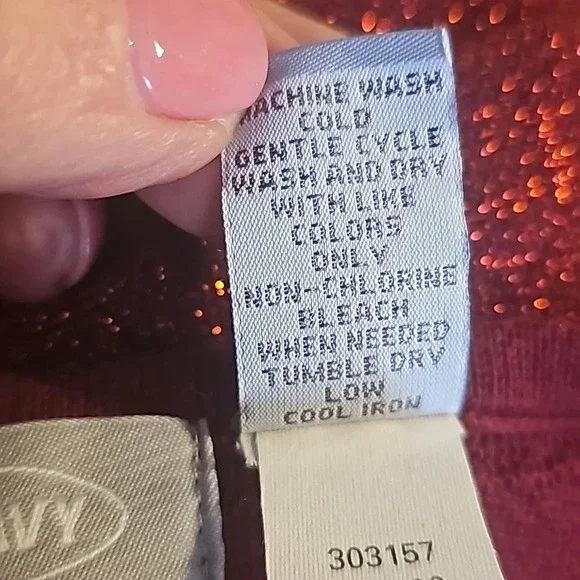 Old Navy Dark Red Sparkle V-neck Tank Top - Picture 6 of 6